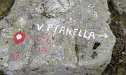 64 Giro a destra,  provo a scendere dalla Valpianella...
